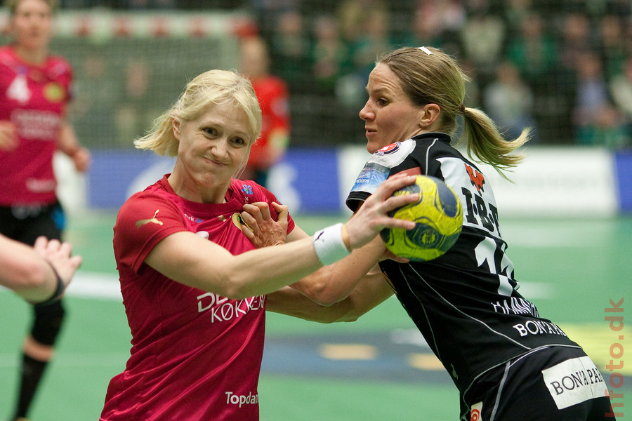 Rikke Erhardsen Skov, Gro Hammerseng.