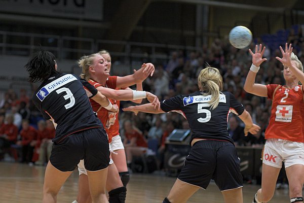 Aflevering, Anette Bonde Christensen til Rikke Skov. 