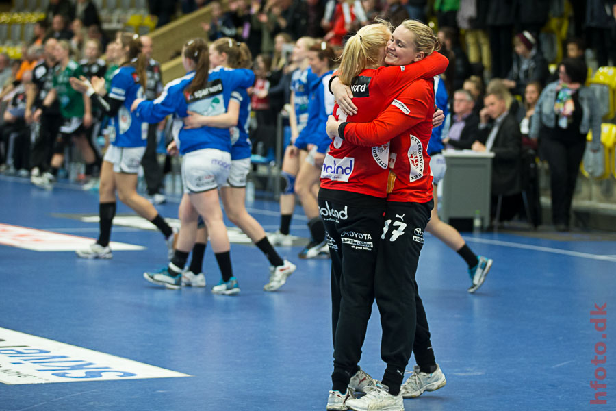 Julie Gade, Anne-Sofie Ernstrm