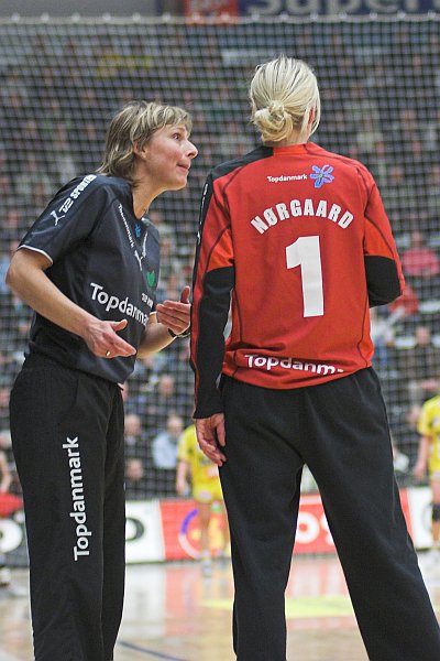 VHK's Louise Bager Nrgaard og assistenttrner Susanne Munk Wilbek. 