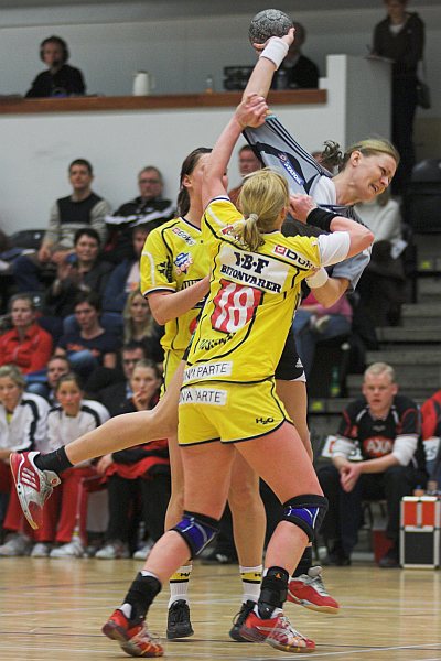 GOG's Ditte Andersen i kamp med Karen Brdsgaard.