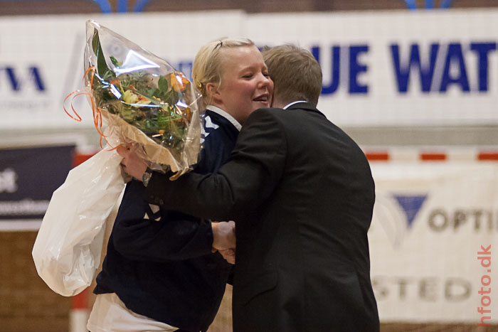 Blomster til Signe Grummedal.
(Stopper i TTH efter ssonen)