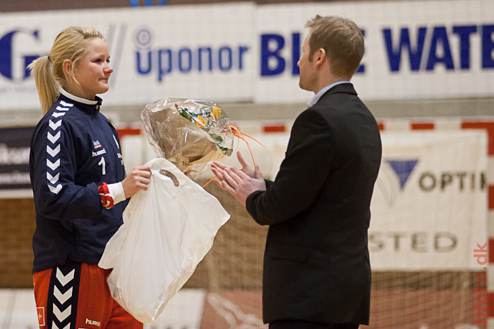 Blomster til Rikke Poulsen.
(Ny klub i nste sson)