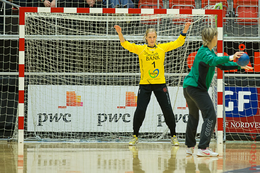 Marie Lauritsen, Tea Pijevic skyder straffekast