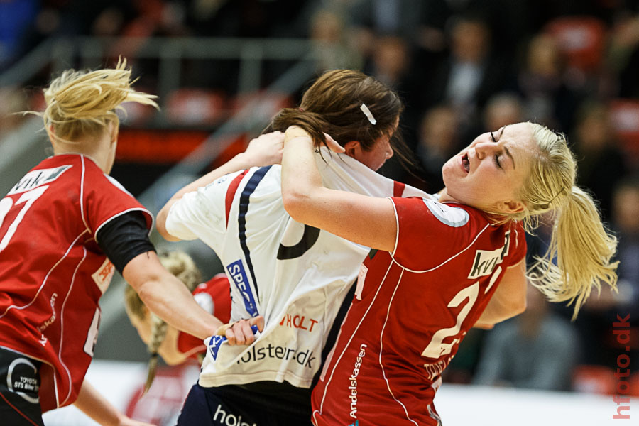 Mette Gravholt, Trine Troelsen