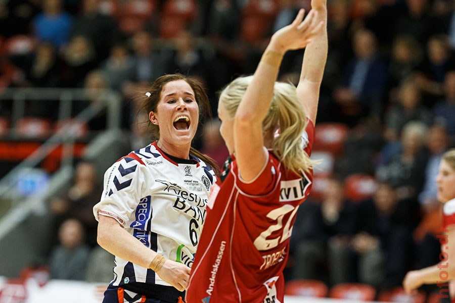 Mette Gravholt, Trine Troelsen