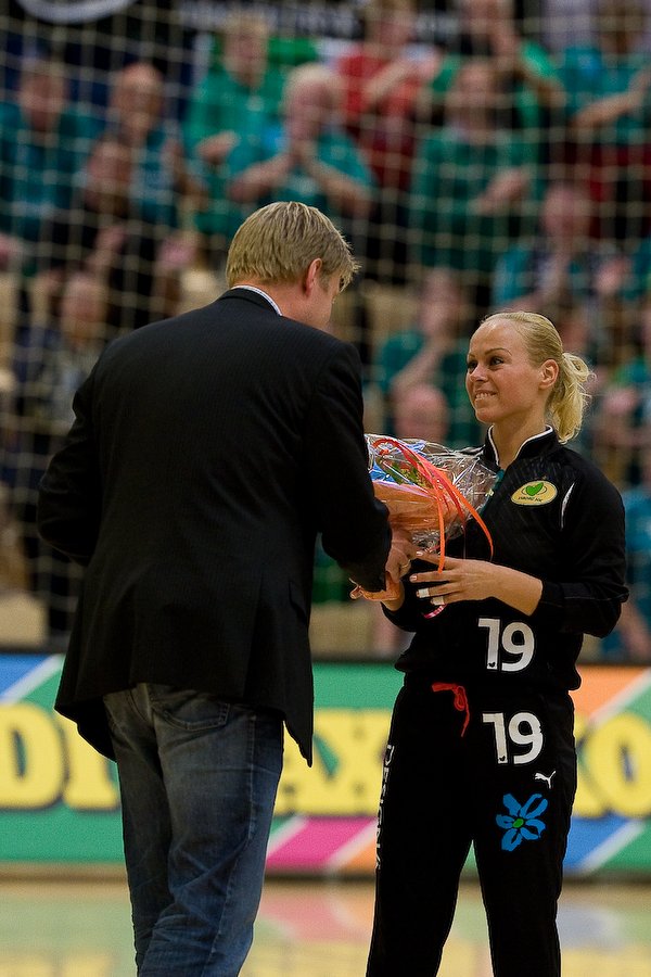 Blomster til debutant 
Monika Kovacsicz.