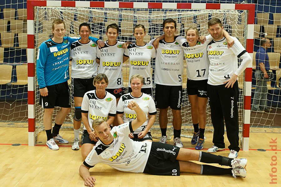 Bl.a. Rasmus Carlsen, Lotte Kirskou, Sabine Pedersen, Dennis Albk, Emily Baunsgaard, Milan Kosanovic, Maja Hyer-Nielsen, Rene Bach Madsen 